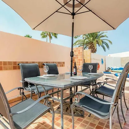 Villa Sleeps 6 Wifi *